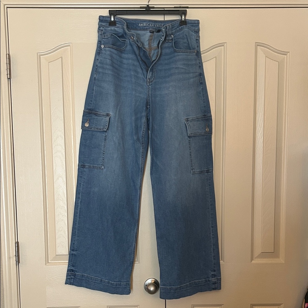 American Eagle Super High Rise Baggy Wide Leg Cargo Denim Jeans